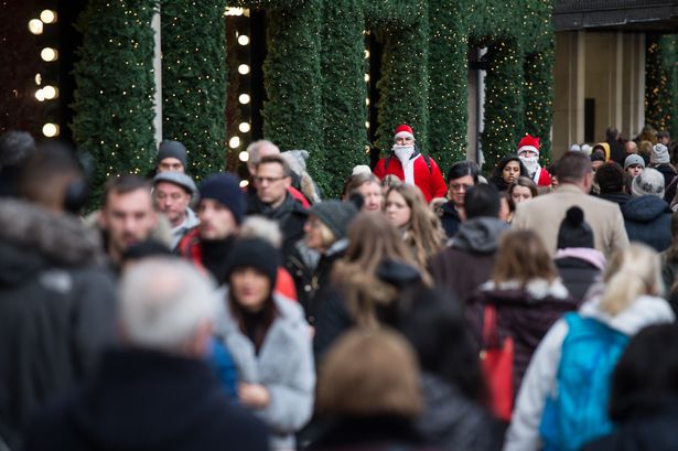 Super Saturday last minute Christmas shoppers thebritishherald 1