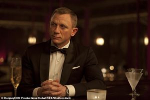 Natural look Daniel Craig has pledged to grow old without giving his locks some extra colour